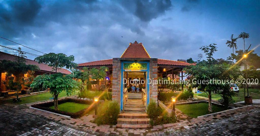 Djoglo Djatimalang Guesthouse Blitar Luaran gambar