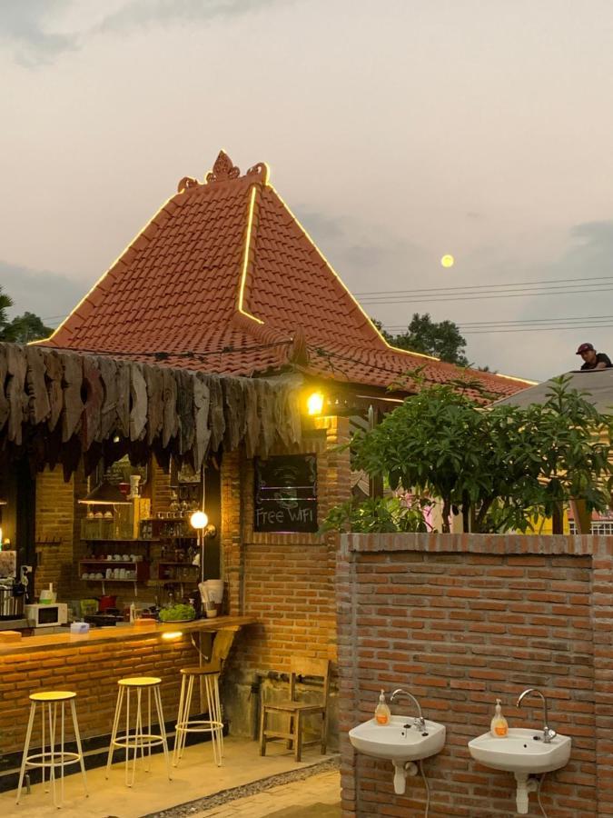 Djoglo Djatimalang Guesthouse Blitar Luaran gambar