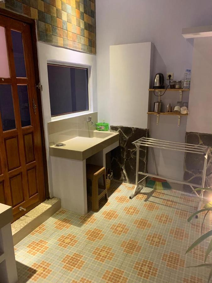 Djoglo Djatimalang Guesthouse Blitar Luaran gambar
