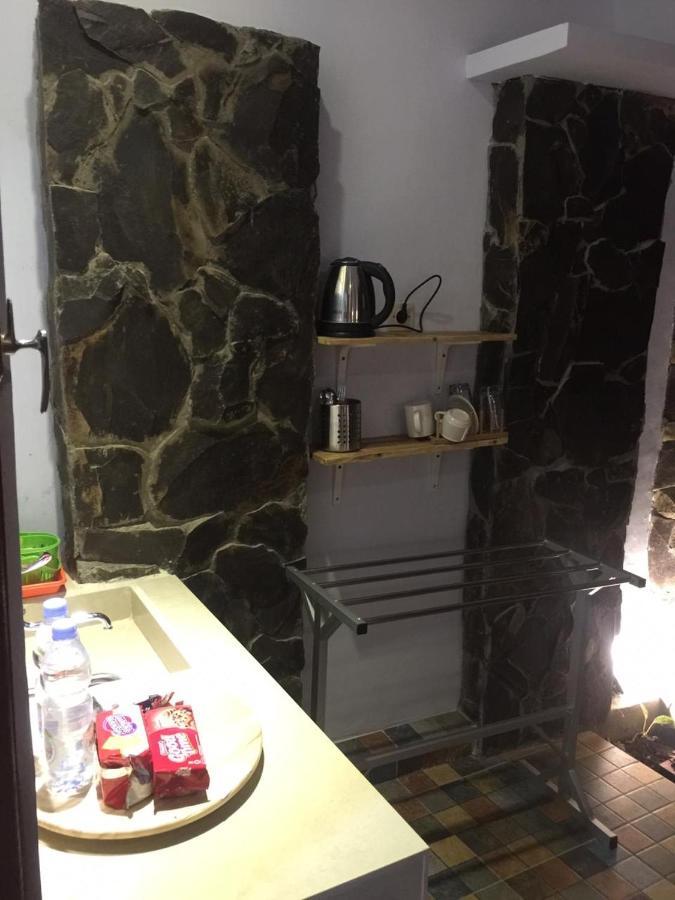 Djoglo Djatimalang Guesthouse Blitar Luaran gambar